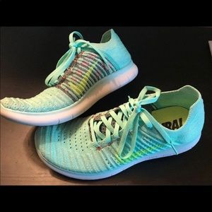 Nike Free Flyknit Mint Green Womens 8.5